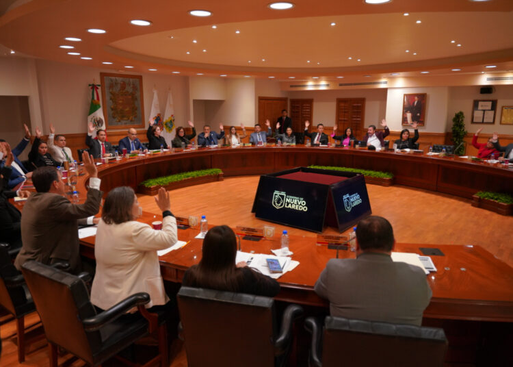 Entrega rector el premio Investigación de Excelencia a profesor de la FIC-UAT