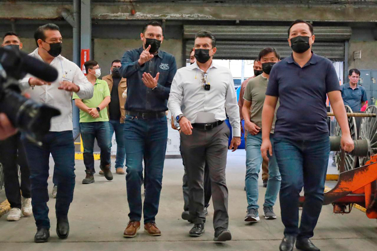 Fortalece Lalo Gattás vínculo de colaboración con sector de la maquila