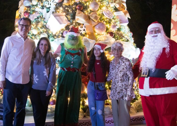 Con encendido del pino llega la Magia de la Navidad a Ciudad Madero