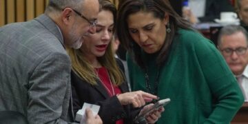 Pide Sheinbaum al INE aclarar cómo usará gasto para la elección de jueces