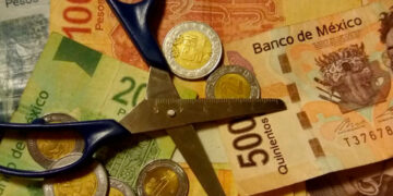 Viene tijeretazo a poder judicial y autónomos