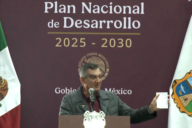 Son una generación con suerte, construyan la verdad colectiva: Américo a jóvenes