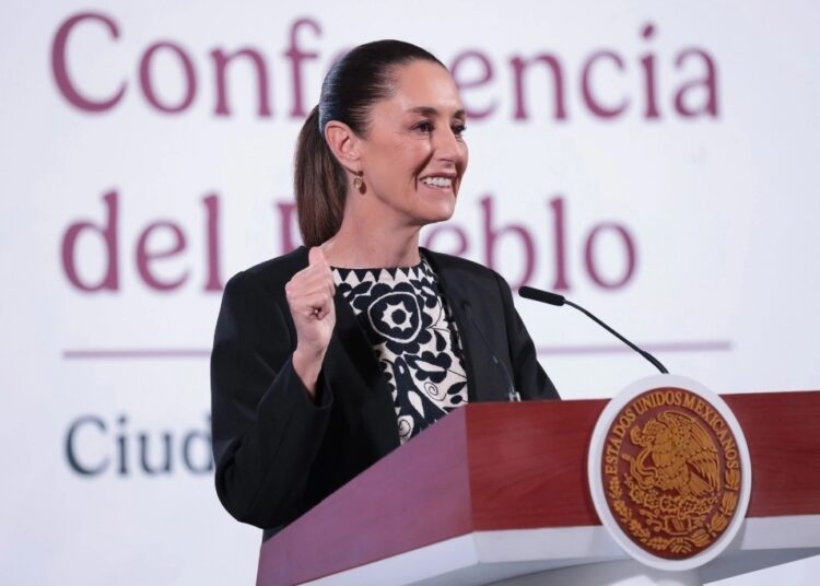 Calma y cabeza fría frente a decretos de Trump, pide Sheinbaum