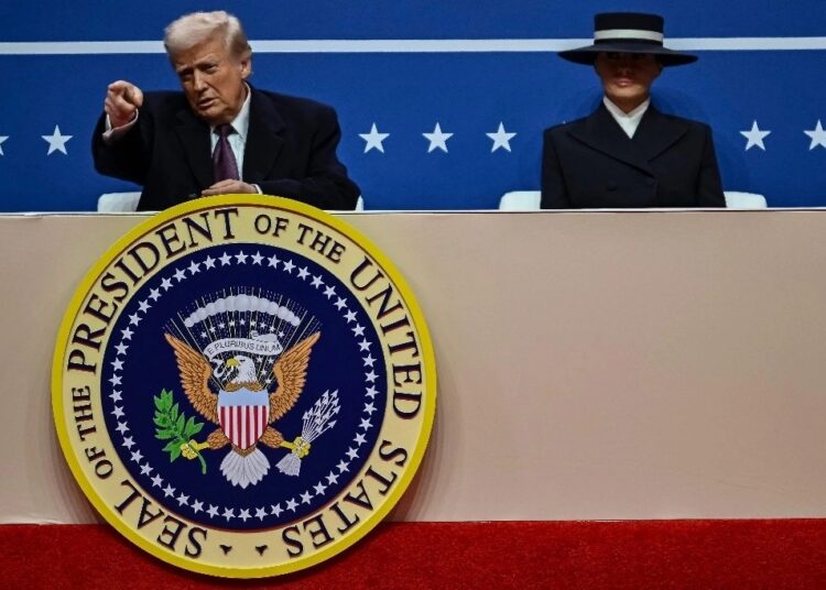 Calma y cabeza fría frente a decretos de Trump, pide Sheinbaum