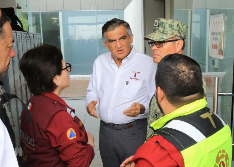 Federación y Estado ordenan entrega de apoyos a familias inundadas