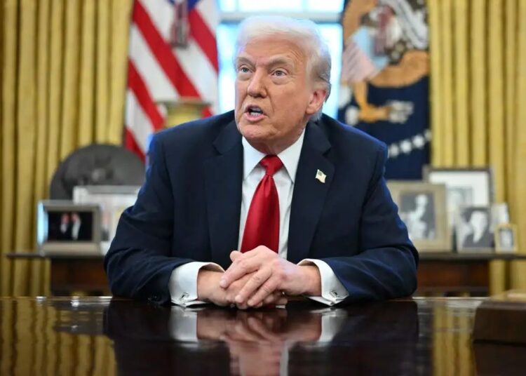 Amaga Trump con mayores aranceles a UE y Canadá