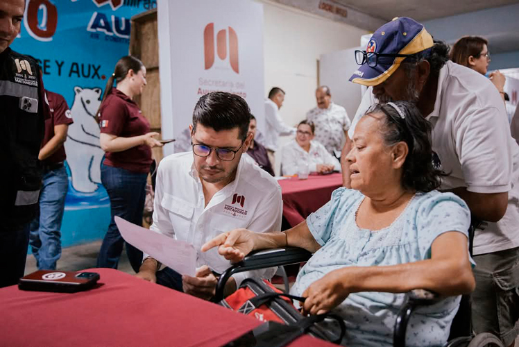 El alcalde Beto Granados es recibido con gran ánimo y cariño en la colonia Sección 16