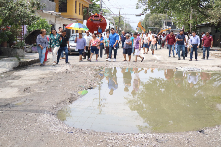 Aplica Patty Chío histórica inversión para rehabilitar la red de drenaje