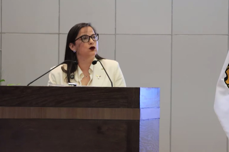 Educación terminal en 90%; “no hay esfuerzos aislados”: Lucía Aime