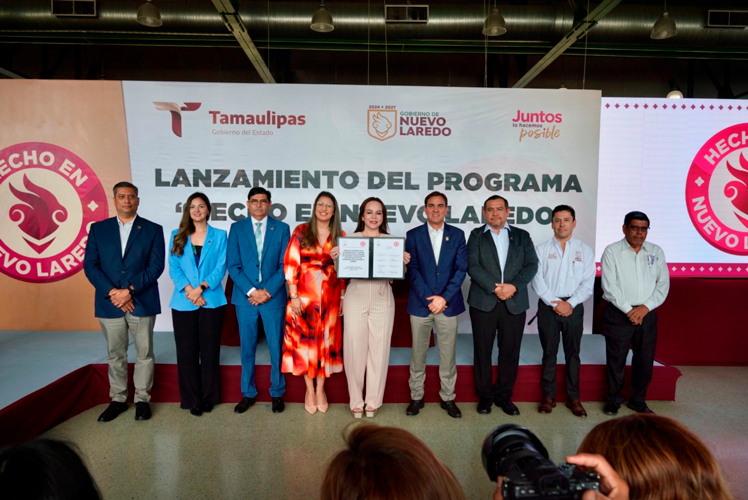 Regala CEDES Matamoros piñatas elaboradas por PPLs a niños y niñas del ejido La Bartolina