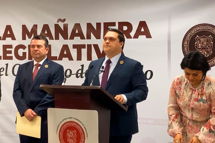 Acusa MC a los acelerados como Andrea Chávez