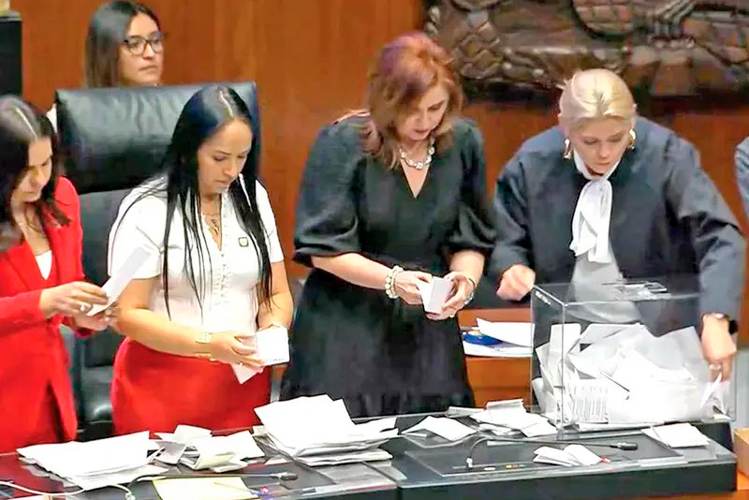 División propina revés a Morena en el Senado