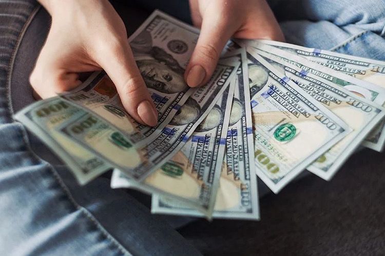 EU aprueba impuesto de 3.5% a remesas