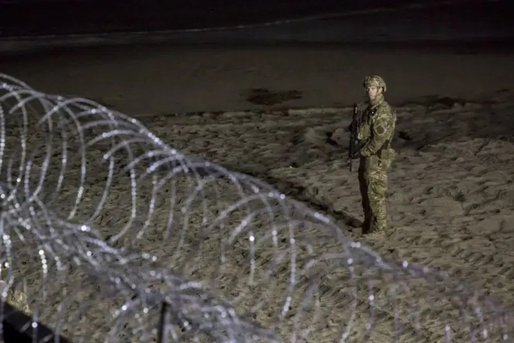 EU designa zonas de su frontera con México como áreas de defensa nacional
