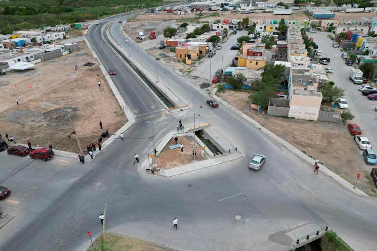 Transforma Gobierno Municipal acceso a Los Olivos 2 con pavimentación de bulevard Rea