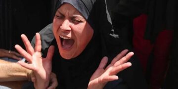 Israel continúa ataques en Gaza; al menos 60 muertos cerca de centros de ayuda