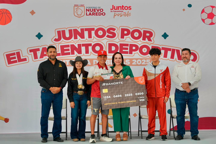 Entrega Carmen Lilia beca deportiva a 300 atletas de Nuevo Laredo