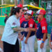 Entrega Carmen Lilia campos de béisbol renovados a niños de la Liga Oriente