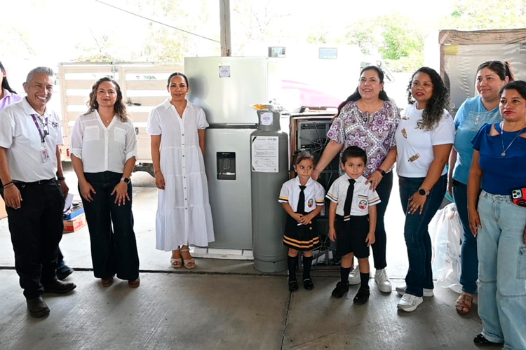 Equipan desayunadores escolares DIF Tamaulipas y Gobierno El Mante
