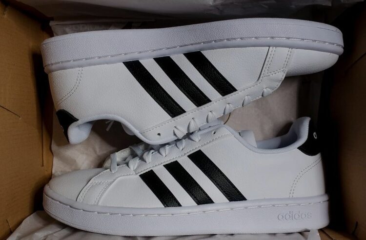 Encuentra tenis Adidas para mujer originales que combinan comodidad y estilo