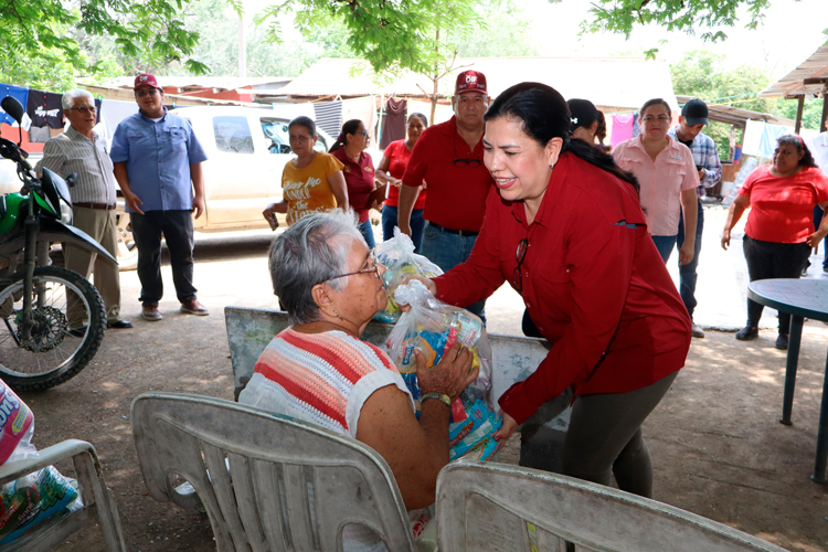 Reconocen familias campesinas respaldo del Gobernador AVA