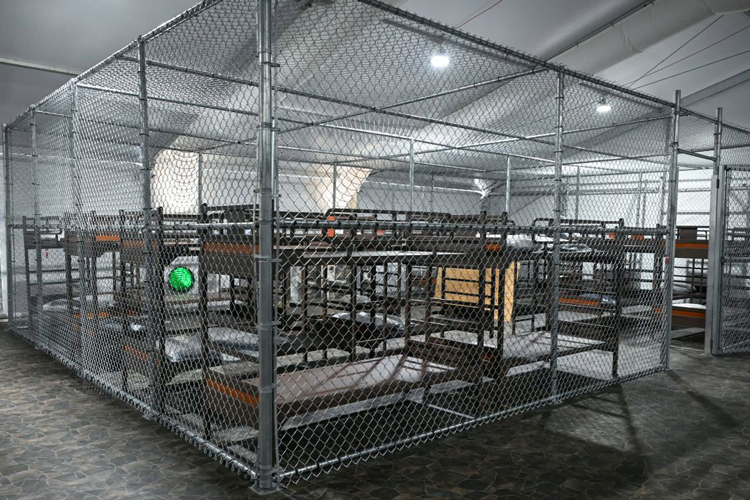 Suman 81 migrantes mexicanos presos en Alcatraz de Florida