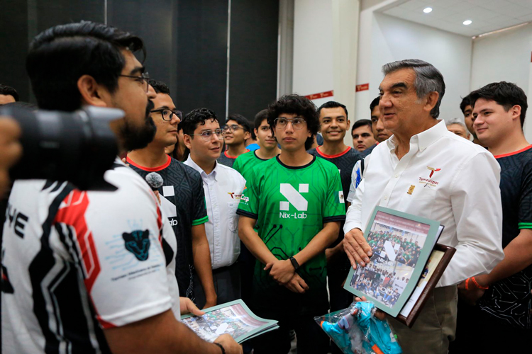 Américo reconoce a deportistas y jóvenes tamaulipecos