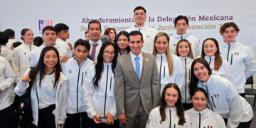 Llama rector a su gabinete a redoblar esfuerzos