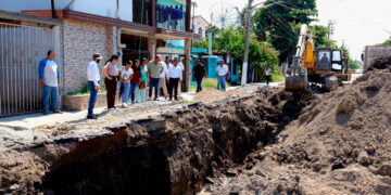 Alcalde Lalo Gattás pone en marcha instalación de desarenador en La Peñita