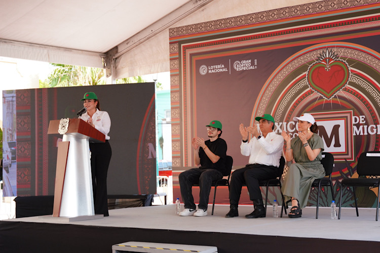 Entrega SET plazas a personal del Centro Estatal de Tecnología Educativa