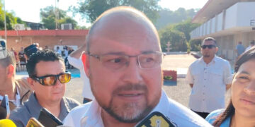Villegas descarta cambios y llama rumores a difusión en redes