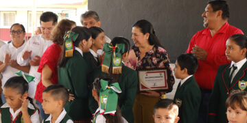 Transforma  Patty Chío a la Primaria Niños  Héroes