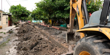 Gobierno de Patty Chío avanza en reparar drenajes de la Arbustos