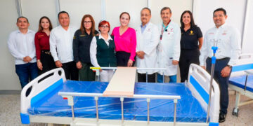 Carmen Lilia entrega camas hospitalarias en el IMSS y HG