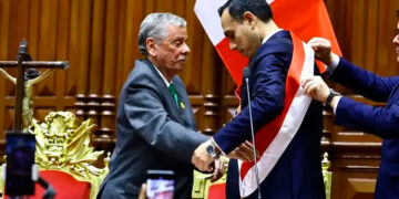 Por ‘incapacidad moral’, destituyen fast track a Dina Boluarte