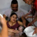 Migrantes reciben atención médica en partos de alto riesgo
