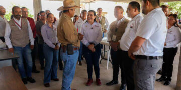 Fomenta Patty Chío la prevención de riesgos en planteles educativos