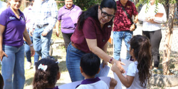 Respalda Patty Chío a la educación en zona rural
