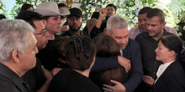 Reclamos y tensión en funeral de alcalde asesinado