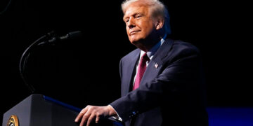 Trump señala que EU debe elegir entre el “comunismo y el sentido común”