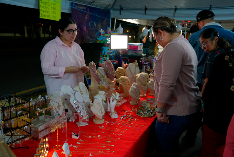 Posada navideña lleva alegría a más de 460 niñas y niños de la colonia Esfuerzo Popular
