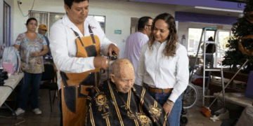 Apapacha DIF El Mante a los adultos mayores de la Casa Hogar