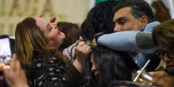 Desgreñadero en el Congreso de la CDMX
