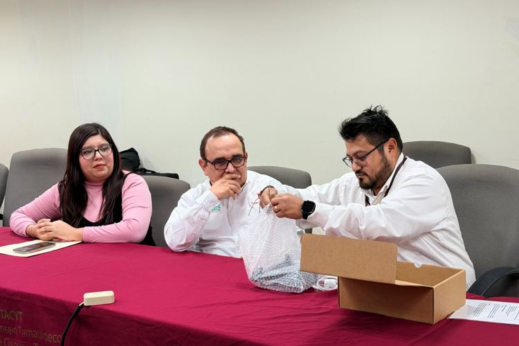 Fortalece UT Matamoros vocaciones científicas con donación de robot educativo al COTACYT