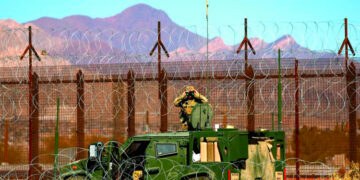 Vigilan la frontera de EU-México con poderes ampliados