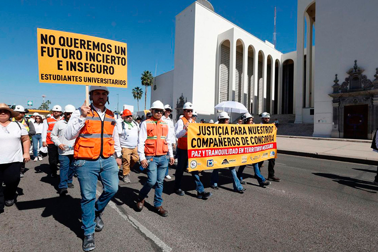 Marx Arriaga exige despido ‘conforme a la ley’