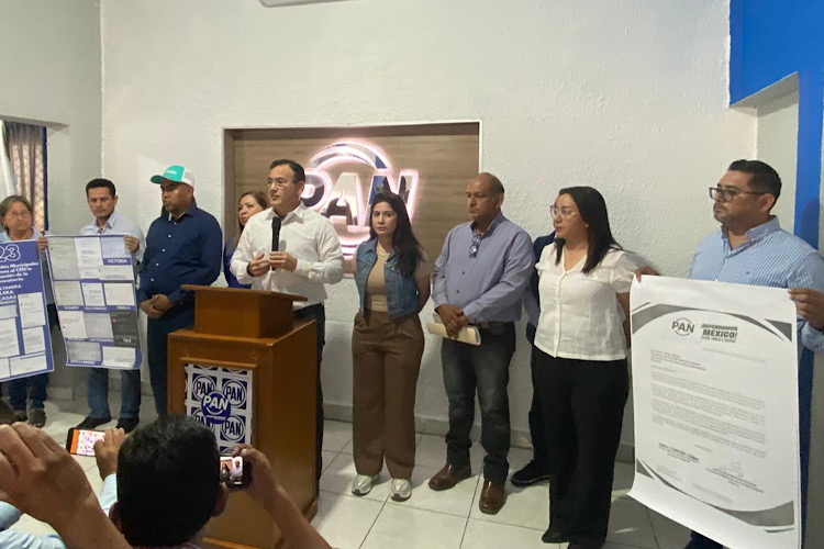 Mayoría del PAN exige renovación y no bloqueo