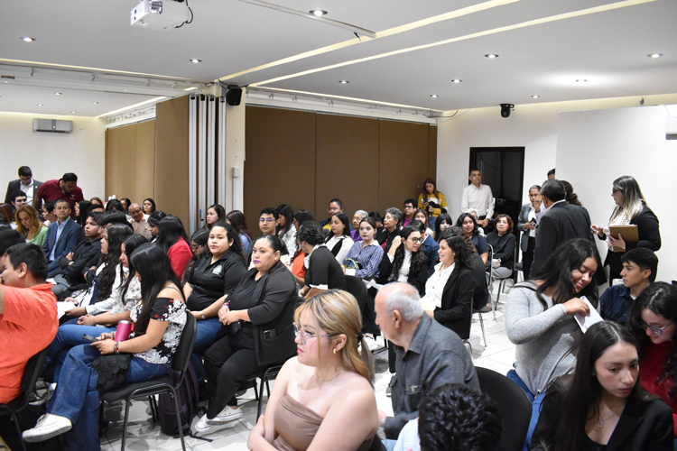 Carmen Lilia Canturosas entrega nuevas aulas en primaria