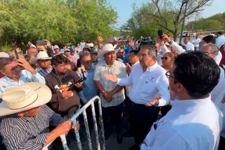 Américo respalda reclamo ejidal contra eólica