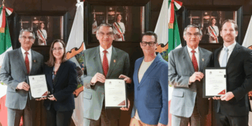 Américo sacude gabinete previo a informe